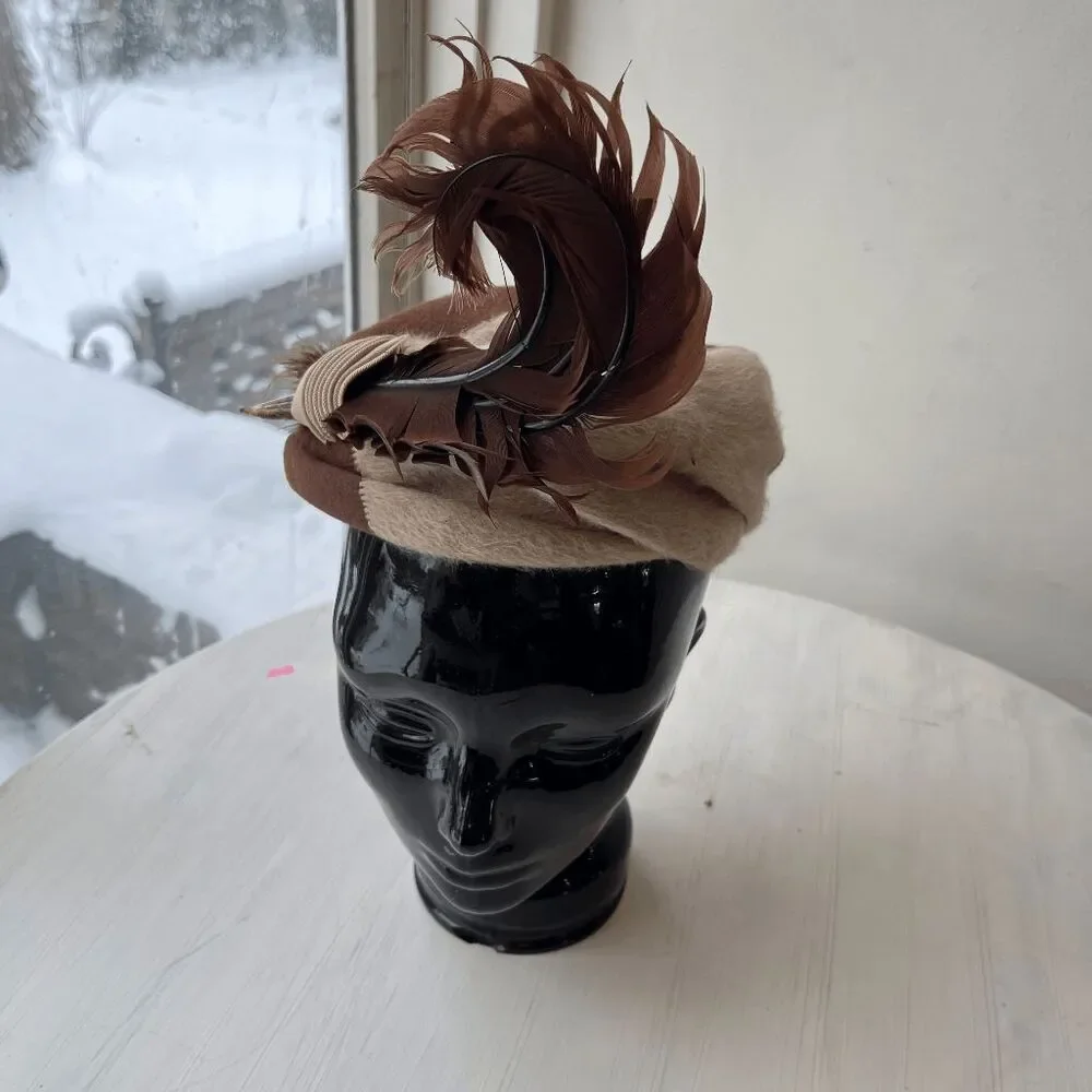 VTG 50s Pillbox Hat Feather Custom Millinery Derby Equestrian Chic 22.5 - Picture 2 of 13